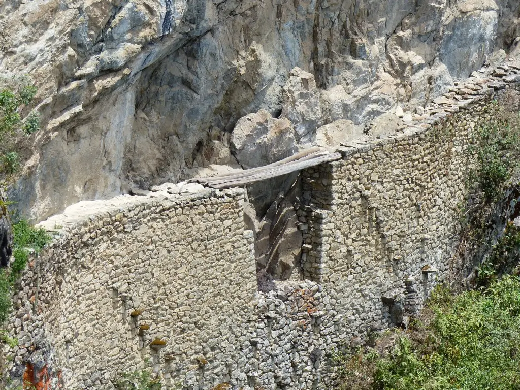 machupicchu inca bridge